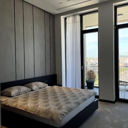 Luxury Penthouse Prishtina Lägenhet Pristina Exteriör bild