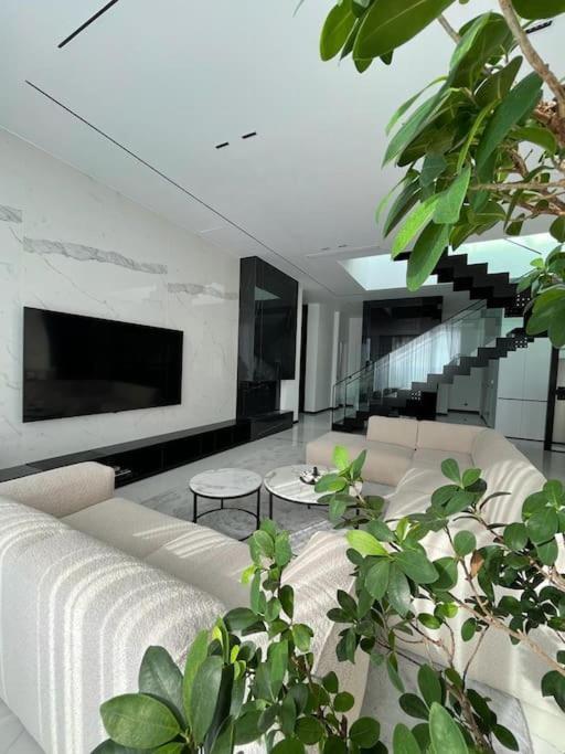 Luxury Penthouse Prishtina Lägenhet Pristina Exteriör bild