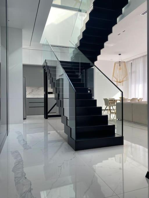 Luxury Penthouse Prishtina Lägenhet Pristina Exteriör bild