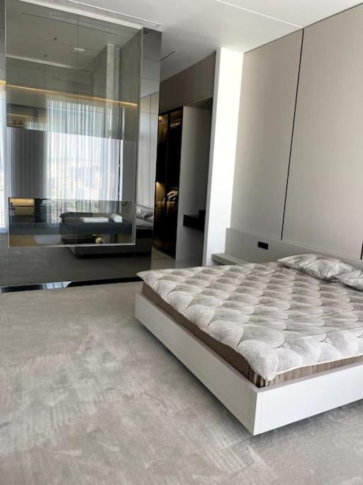 Luxury Penthouse Prishtina Lägenhet Pristina Exteriör bild